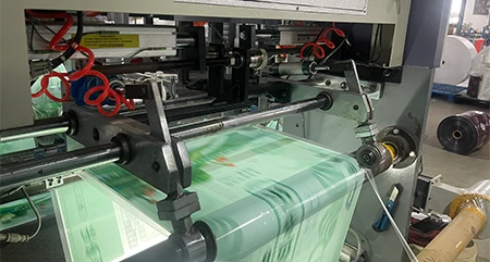 Auto cutting edge device